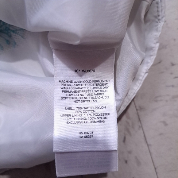 Columbia | Women's White windbreaker Jacket - Picture 7 of 9